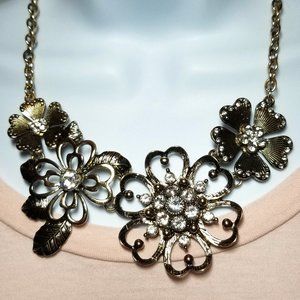 NEW Premier Designs Antiqued Flowers Necklace